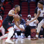 Murray hits eight 3-pointers as Kings beat Rockets 140-120