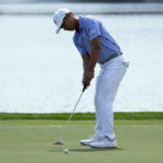 Suh leads, Kirk fires a 62 in 2nd round of Honda Classic