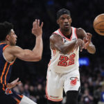 Barrett scores 30, helps Knicks hold off Heat 106-104