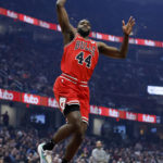 Mitchell nets 29 as Cavs rally past Bulls, win streak hits 6