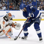 Lightning score 4 in 2nd period; Ducks lose 6th straight