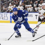 Nylander leads Maple Leafs to 5-2 win over Blackhawks