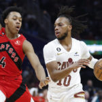 Mitchell scores 35 points, Cavaliers rout Raptors 118-93