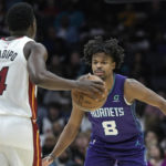 Williams, Hornets send Heat to 4th straight defeat 108-103