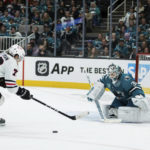 Mrazek leads Blackhawks to 4-3 shootout win over Sharks