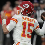 Mahomes, Hurts buoy Super Bowl teams amid QB injury spate