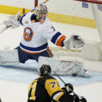 Islanders rally in the third to stun Penguins, 4-2