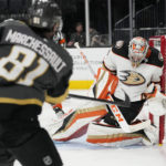 Golden Knights score 5 goals in 3rd period, beat Ducks 7-2