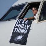Chiefs, Eagles land in Phoenix, prepare for Super Bowl 57