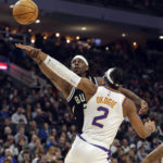 Bucks outlast Suns 104-101 for 14th consecutive victory