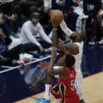 James closes in on NBA record, Lakers falls to Pelicans