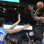 Barnes scores 29 points, Kings beat Thunder for 4th straight