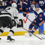Kings use 3-goal second period to power past Islanders 3-2