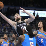 Barnes scores 29 points, Kings beat Thunder for 4th straight