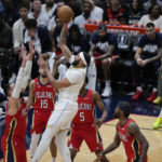 James closes in on NBA record, Lakers falls to Pelicans