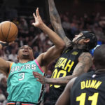Jazz rally late, send reeling Spurs to 16th straight loss