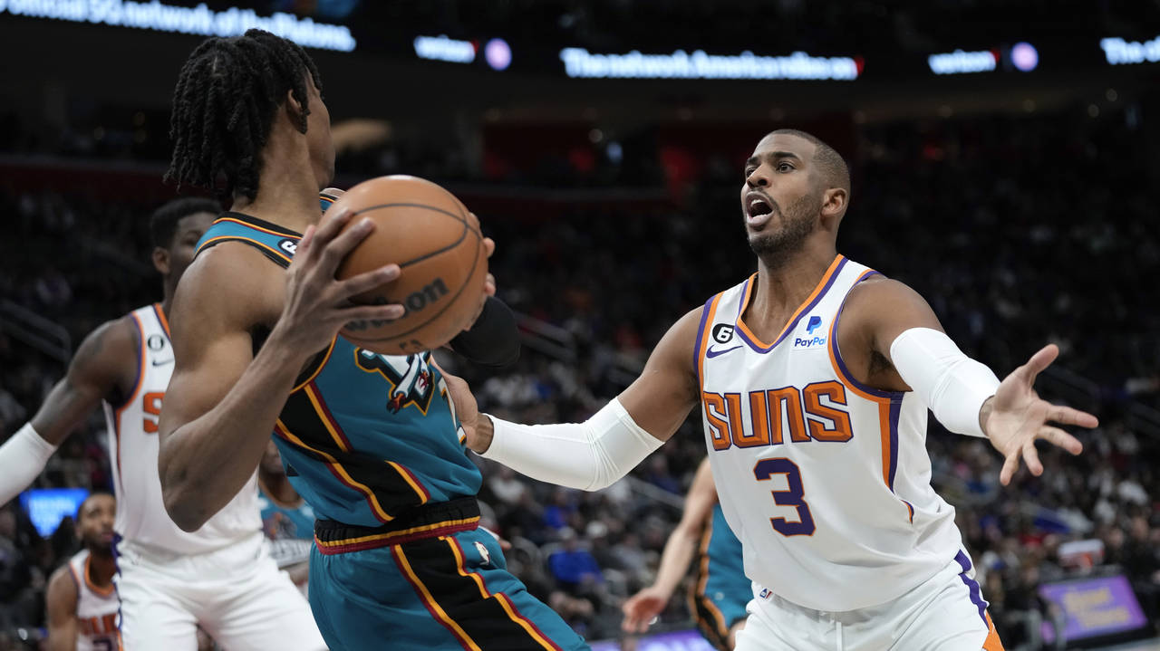 Phoenix Suns guard Chris Paul (3) defends Detroit Pistons guard Jaden Ivey (23) in the second half ...