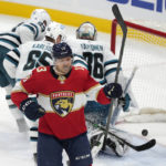 Reinhart, Staal score 2 each, Panthers beat Sharks
