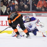 Van Riemsdyk, Hart lead Flyers to shootout win over Oilers