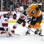 Mercer extends goal streak to 6 games, Devils roll Flyers