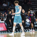 Ball fractures ankle in Hornets' 117-106 win over Pistons