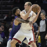 Williams, Hornets send Heat to 4th straight defeat 108-103