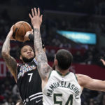 Bucks beat Clippers 119-106 for 10th straight win