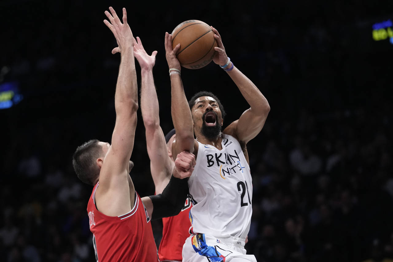 Brooklyn Nets guard Spencer Dinwiddie (26) goes to the basket against Chicago Bulls center Nikola V...