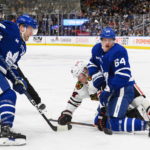 Nylander leads Maple Leafs to 5-2 win over Blackhawks