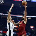 Mitchell scores 41 as Cavs hand Spurs 13th straight loss