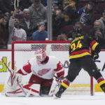 Red Wings trounce struggling Canucks 6-1