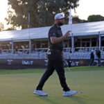 Homa feeling at home and leads at Riviera as Tiger makes cut