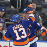 Parise scores late, Nelson nets 2 as Islanders edge Penguins