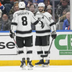Kings use 3-goal second period to power past Islanders 3-2