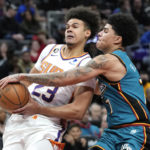 Ayton has 31 points and 16 rebounds, Suns beat Pistons