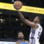 Fox scores 33 as Kings beat Thunder for 3rd straight win