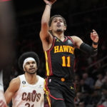 Hawks pull away in 1st half, rout Cavaliers 136-119