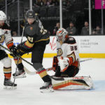 Golden Knights score 5 goals in 3rd period, beat Ducks 7-2