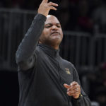 Hawks pull away in 1st half, rout Cavaliers 136-119