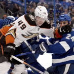 Lightning score 4 in 2nd period; Ducks lose 6th straight
