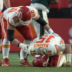 Chiefs' Mahomes comes up limping in first half of Super Bowl