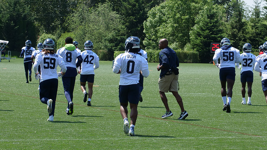 Seattle Seahawks Devin Bush...