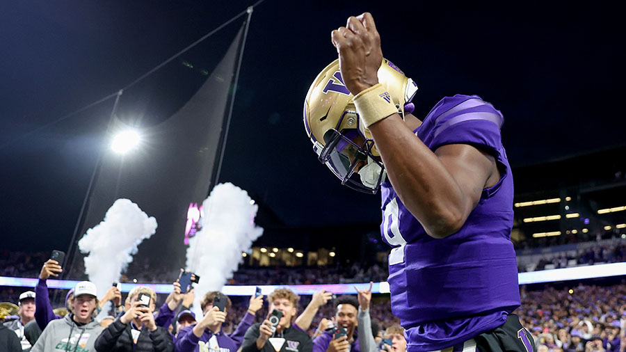 UW Huskies Michael Penix Jr....