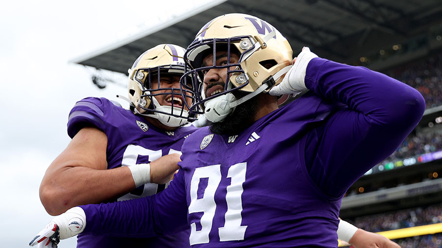 UW Huskies Tuli Letuligasenoa...