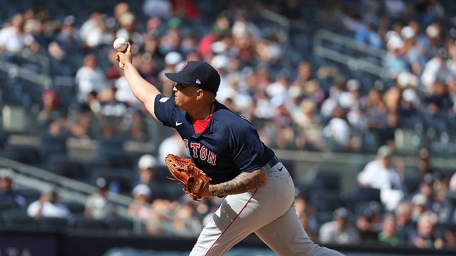 Seattle Mariners Mauricio Llovera...