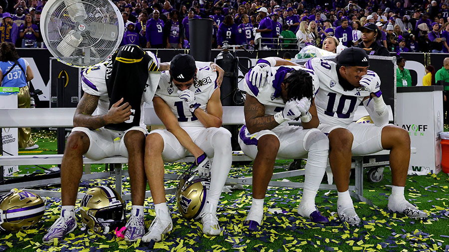 UW Huskies CFP Michigan...